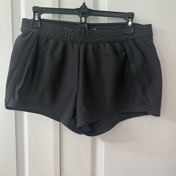 The North Face Grey Shorts - Picture 6 of 6